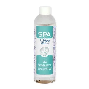 Flacon transparent cu capac alb, eticheta albă și albastră, inscripționată cu textul "SPA Line" și "SPA FRAGRANCE EUCALYPTUS", conținut lichid clar, destinat aromaterapiei pentru jacuzzi.