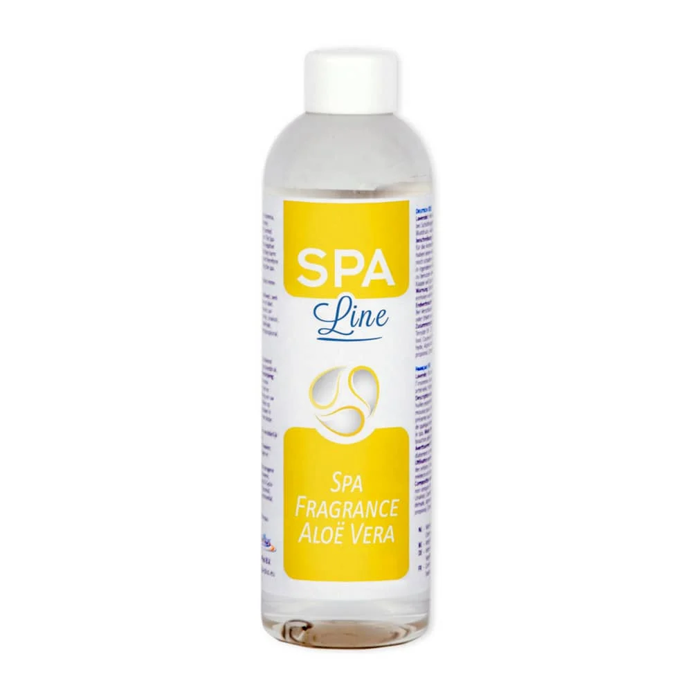 Flacon transparent cu capac alb, etichetă galbenă și albă, inscripționată cu textul "SPA Line" și "Spa Fragrance Aloe Vera", conținând un lichid clar.